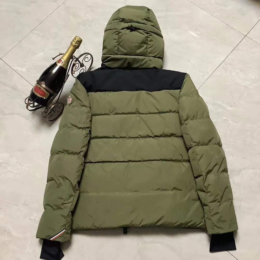 Monler 24 New Arrival Bauges ， Cowhide Leather ， 。 ， ， Moncler 。 90 ：Black ， ，Green Size:1.2.3.4.5（M～3xl）